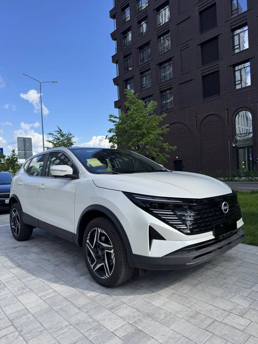 Белый Nissan Qashqai в Казани